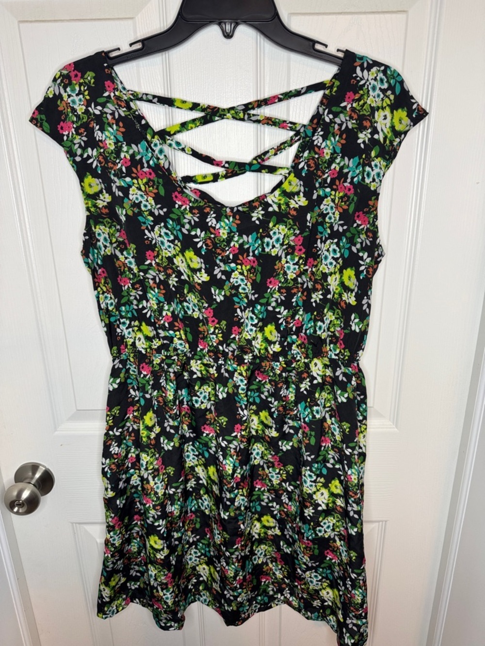 EUC Xhilaration Black Floral Crisscross Back Mini Dress